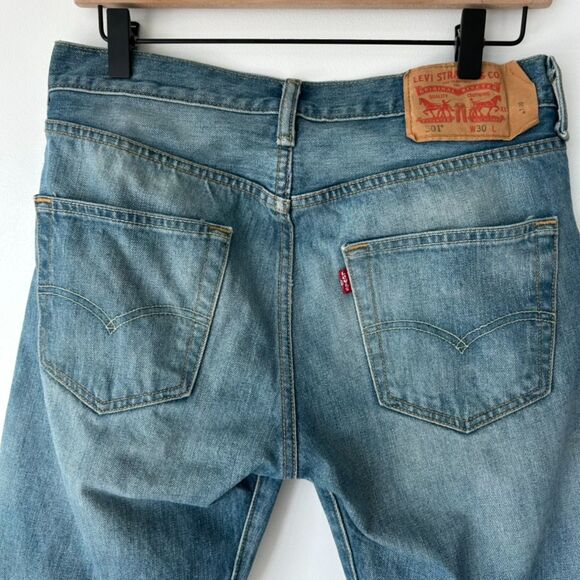 Levi’s Original 501 Button-Fly Cutoff Jean Shorts Distressed W30 Modern Vintage - Picture 3 of 5